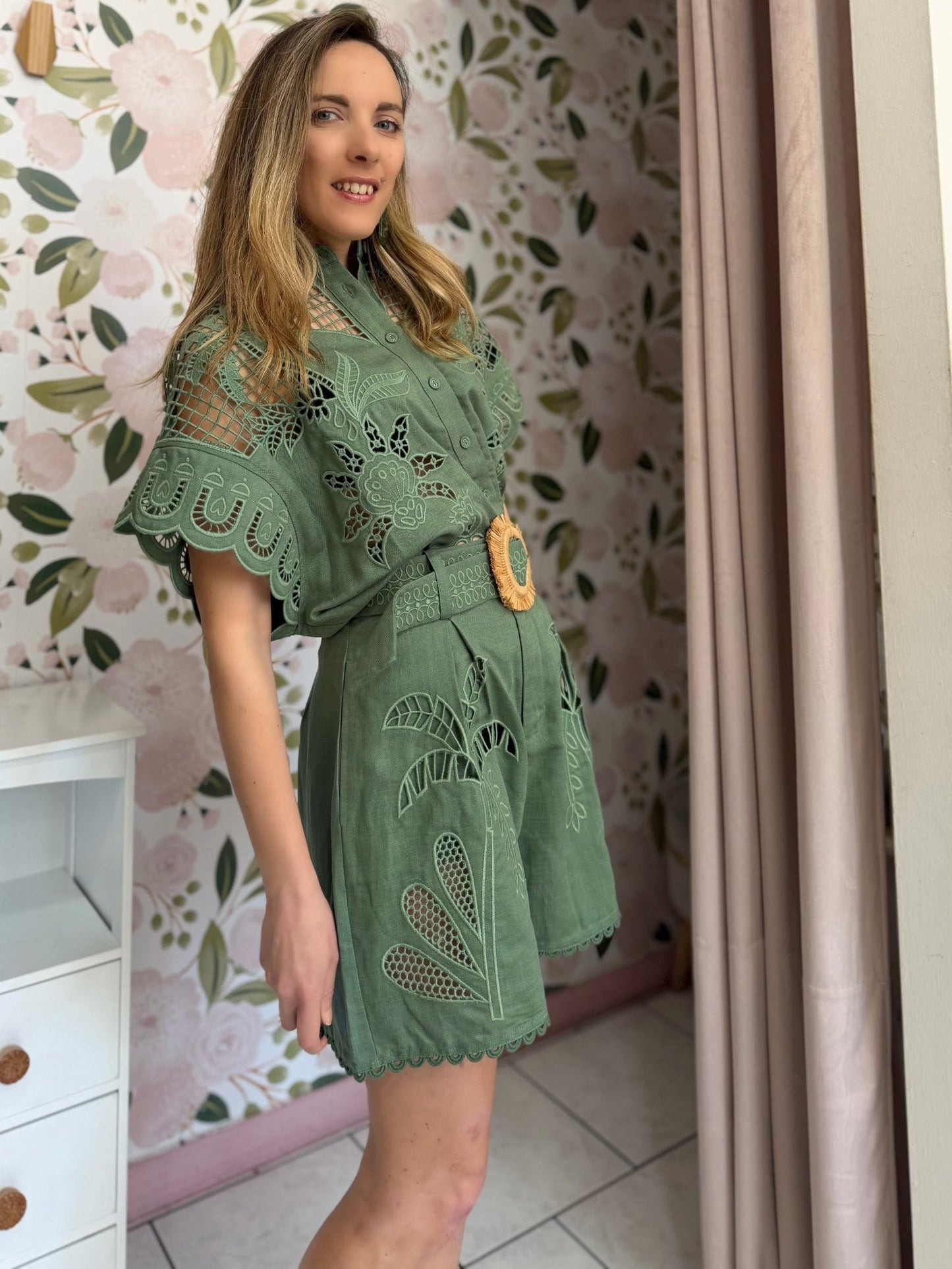 BERMUDA AMOSA CON RICAMI - Fanatica Boutique