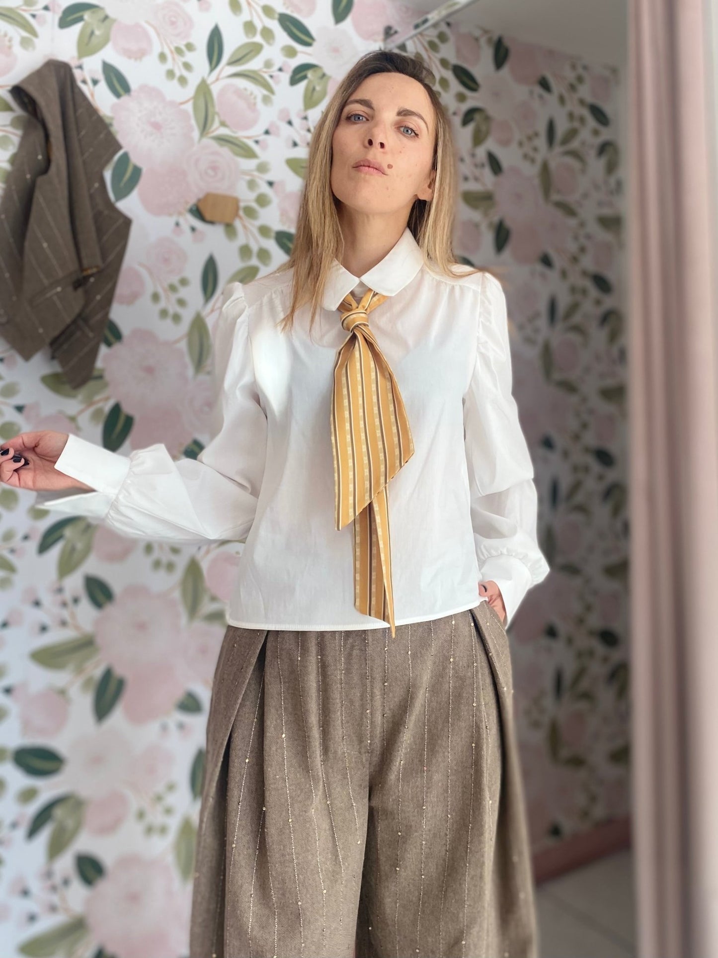 BLUSA CON CRAVATTA LE SARTE DEL SOLE - Fanatica Boutique