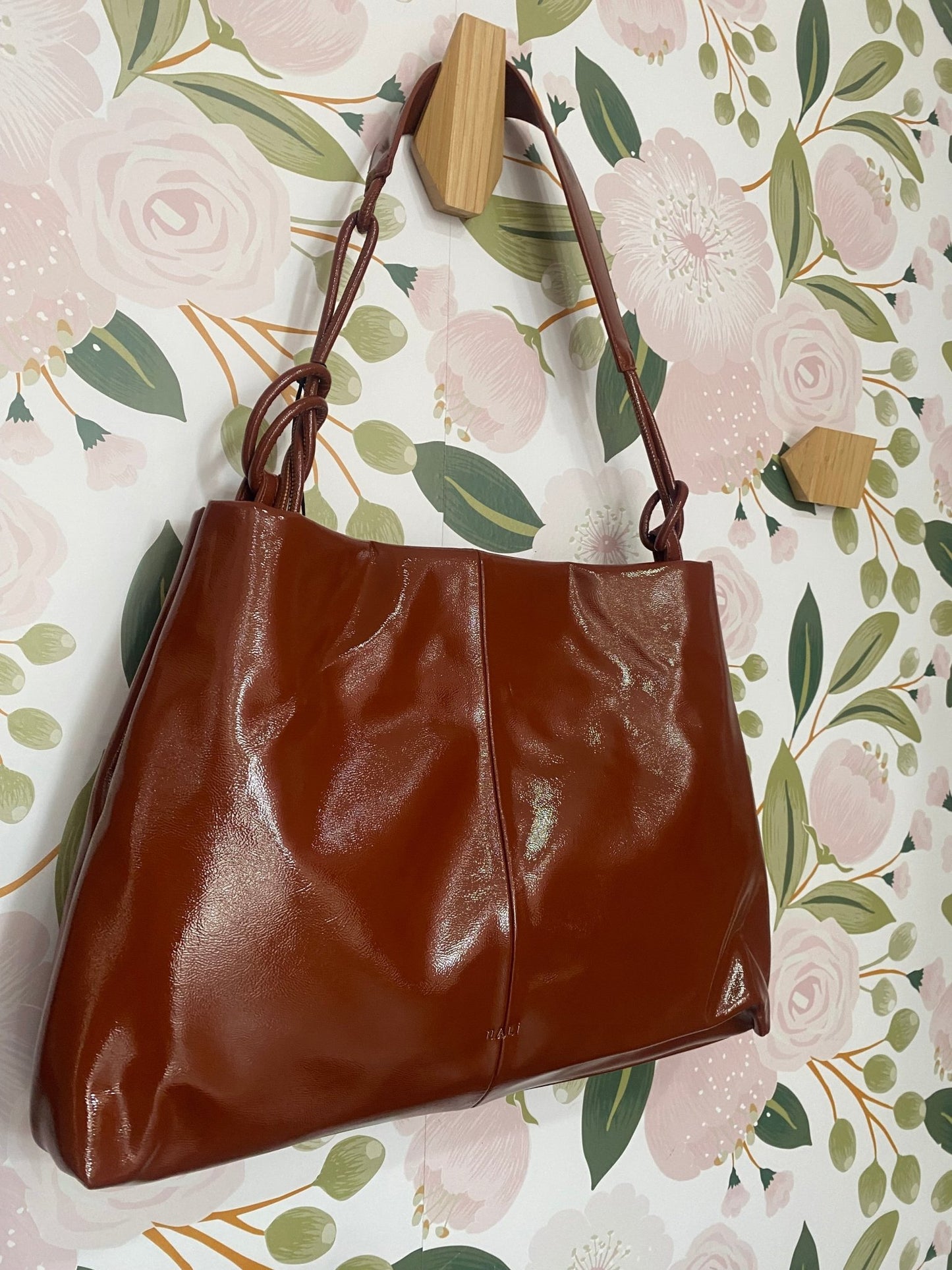 BORSA JANELLE A SPALLA LUCIDA RUGGINE NALI - Fanatica Boutique