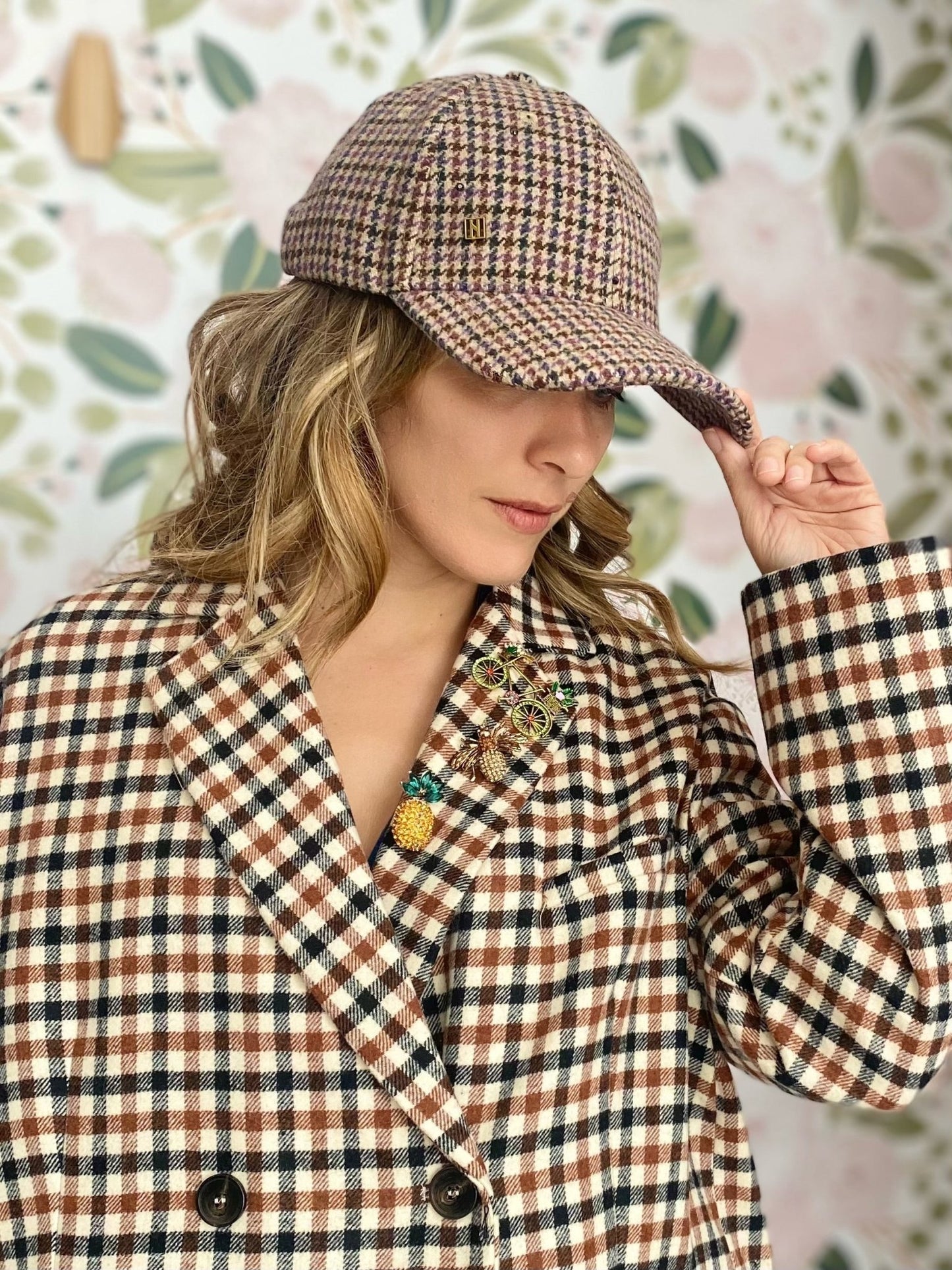 CAPPELLO HALO CON PIETRE CHECK VIOLA/VERDE NALI - Fanatica Boutique