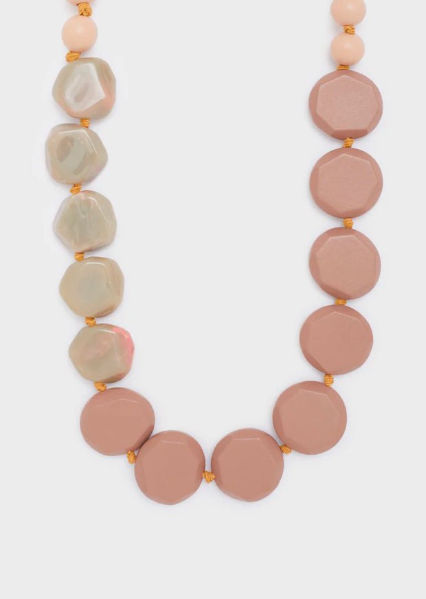 COLLANA LUNGA MAXI LEGNO E RESINA ROSA/GRIGIO NALI - Fanatica Boutique