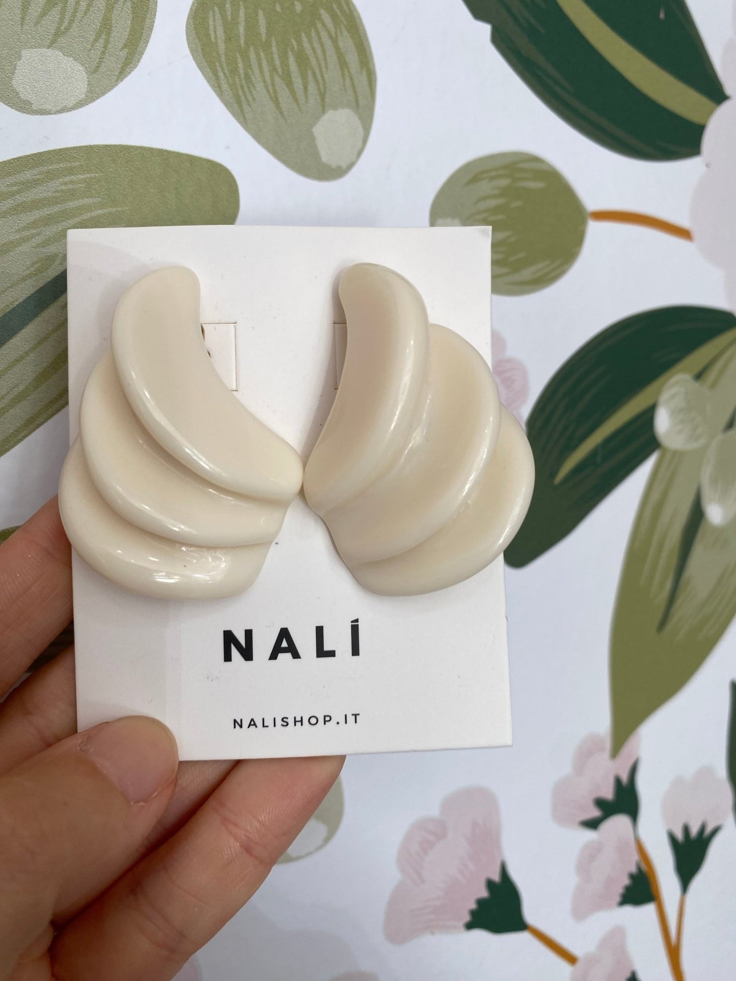ORECCHINI AMY A VENTAGLIO IN RESINA BIANCO NALI - Fanatica Boutique