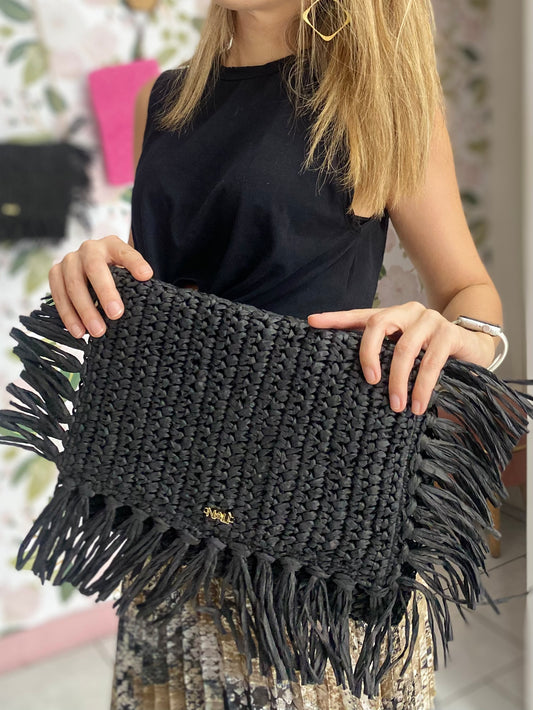 CLUTCH FRANGE IN RAFIA NERA NALI