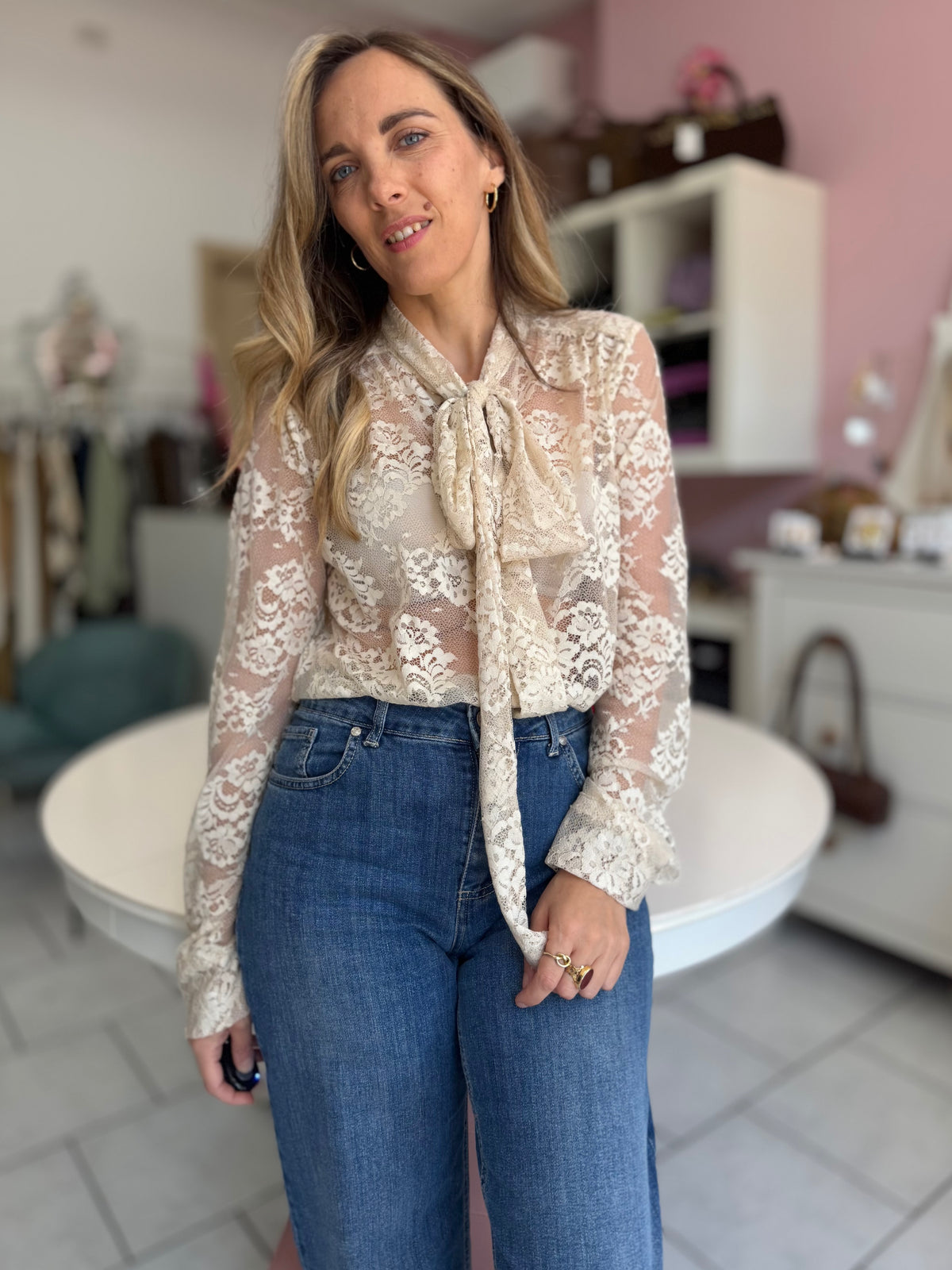 CAMICIA IN PIZZO CON FIOCCO BURRO KIKISIX