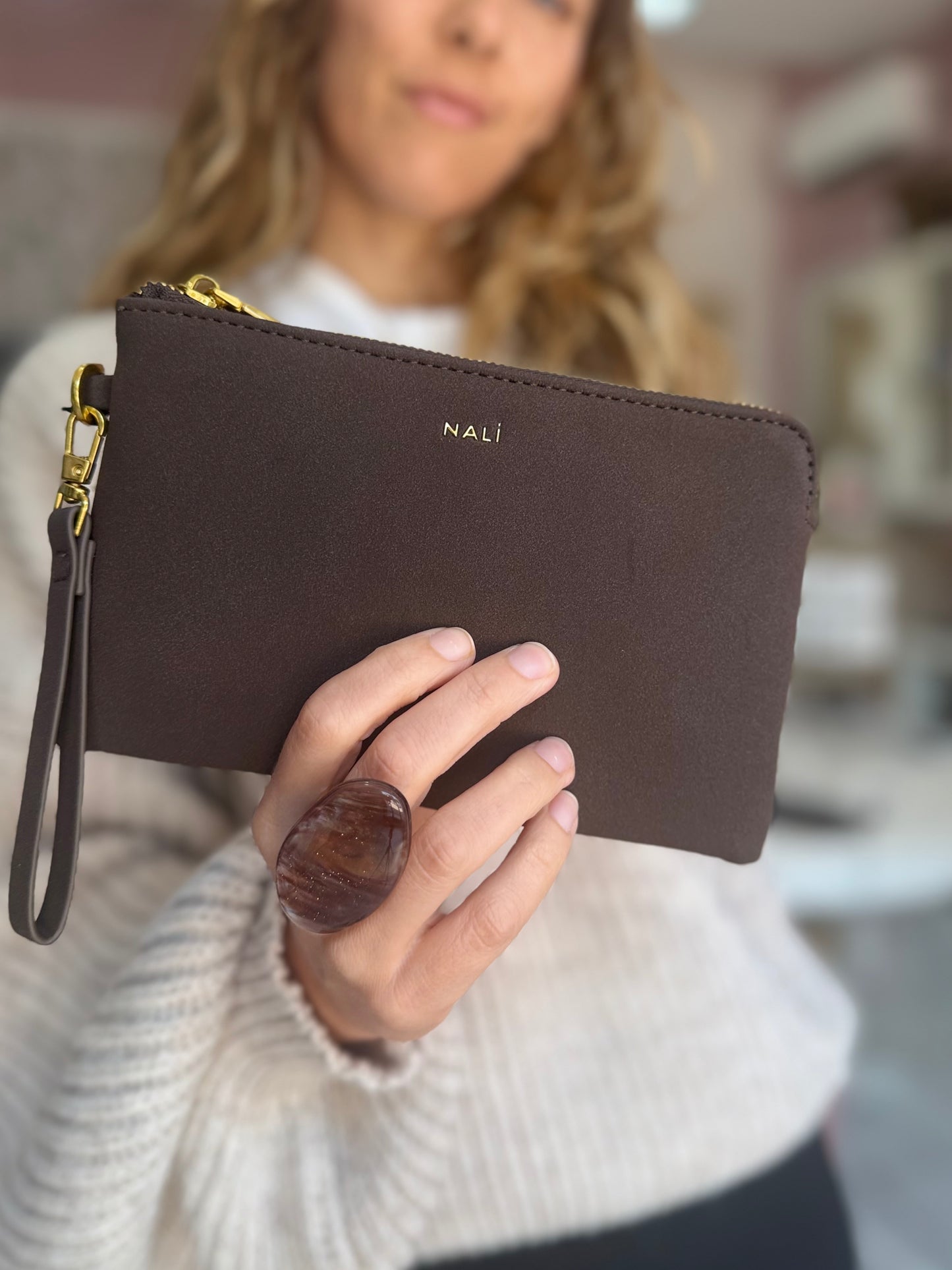 PORTAFOGLIO/POUCH MELANIE MARRONE NALI