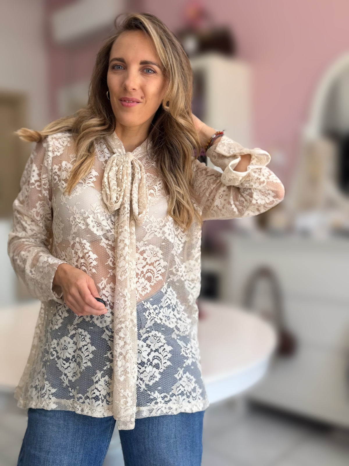 CAMICIA IN PIZZO CON FIOCCO BURRO KIKISIX