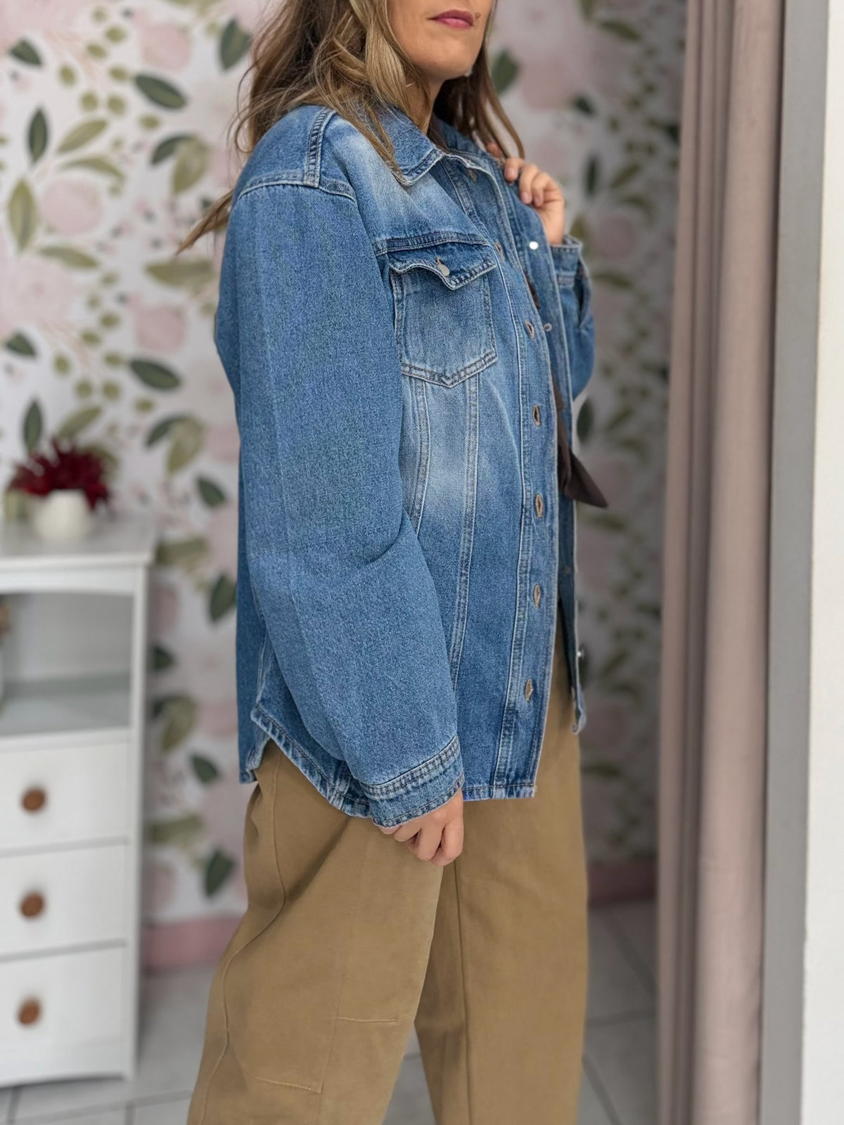 CAMICIA AVVITATA CON TASCHE EFFETTO SABBIATURA KIKISIX