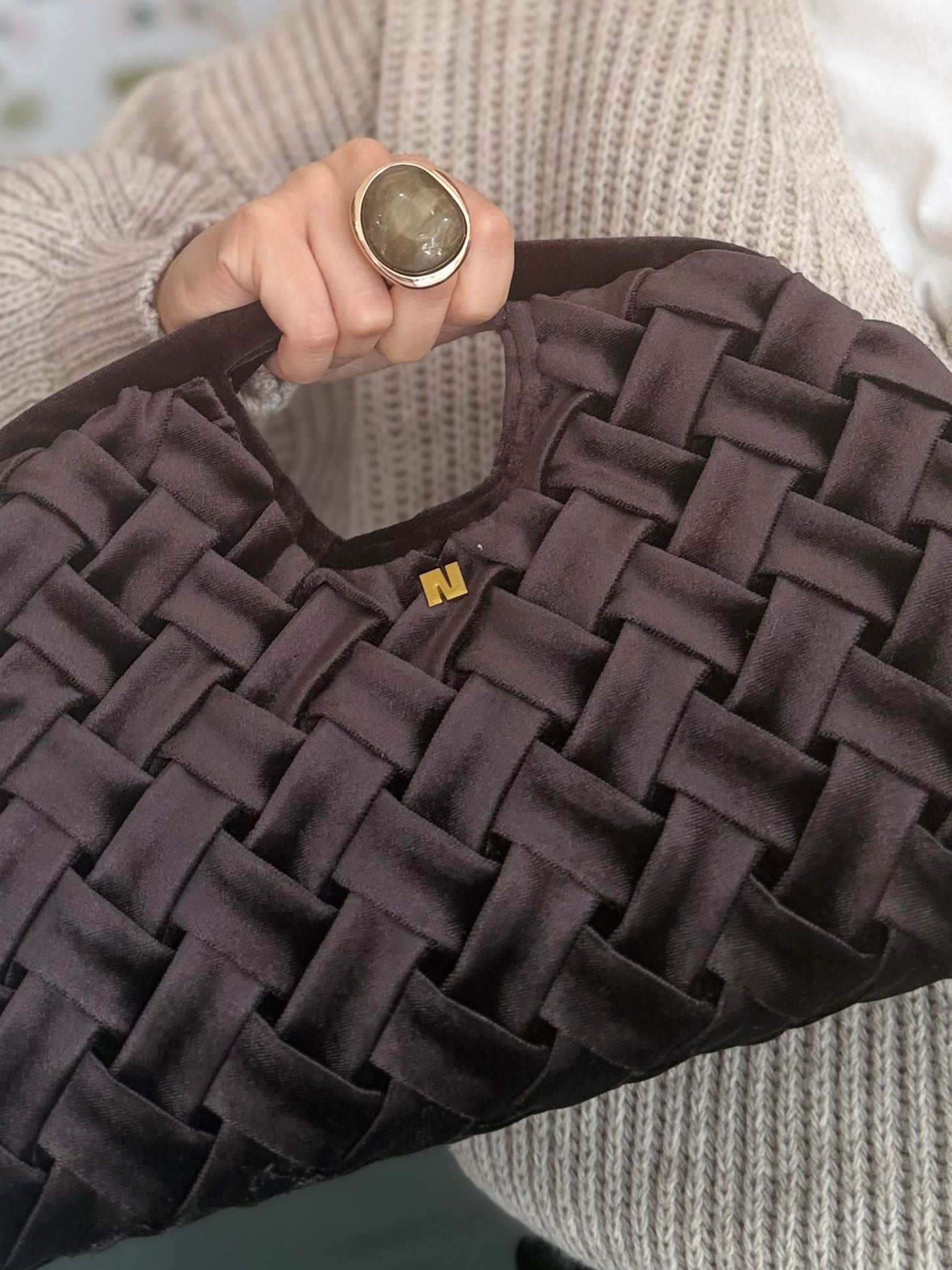 BORSA QUEEN A MANO INTRECCIATA MARRONE NALI