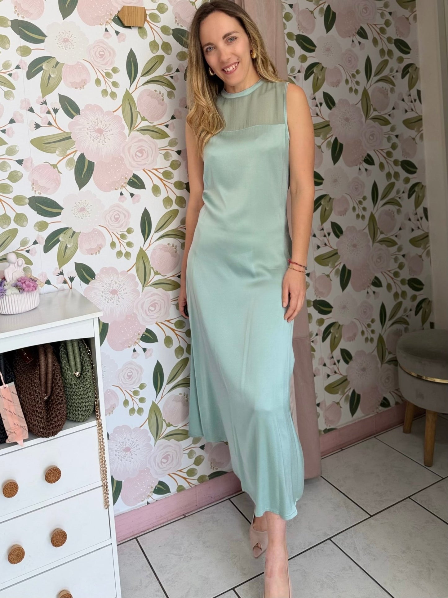 ABITO RASO CON SCOLLO TRASPARENTE ECO - Fanatica Boutique
