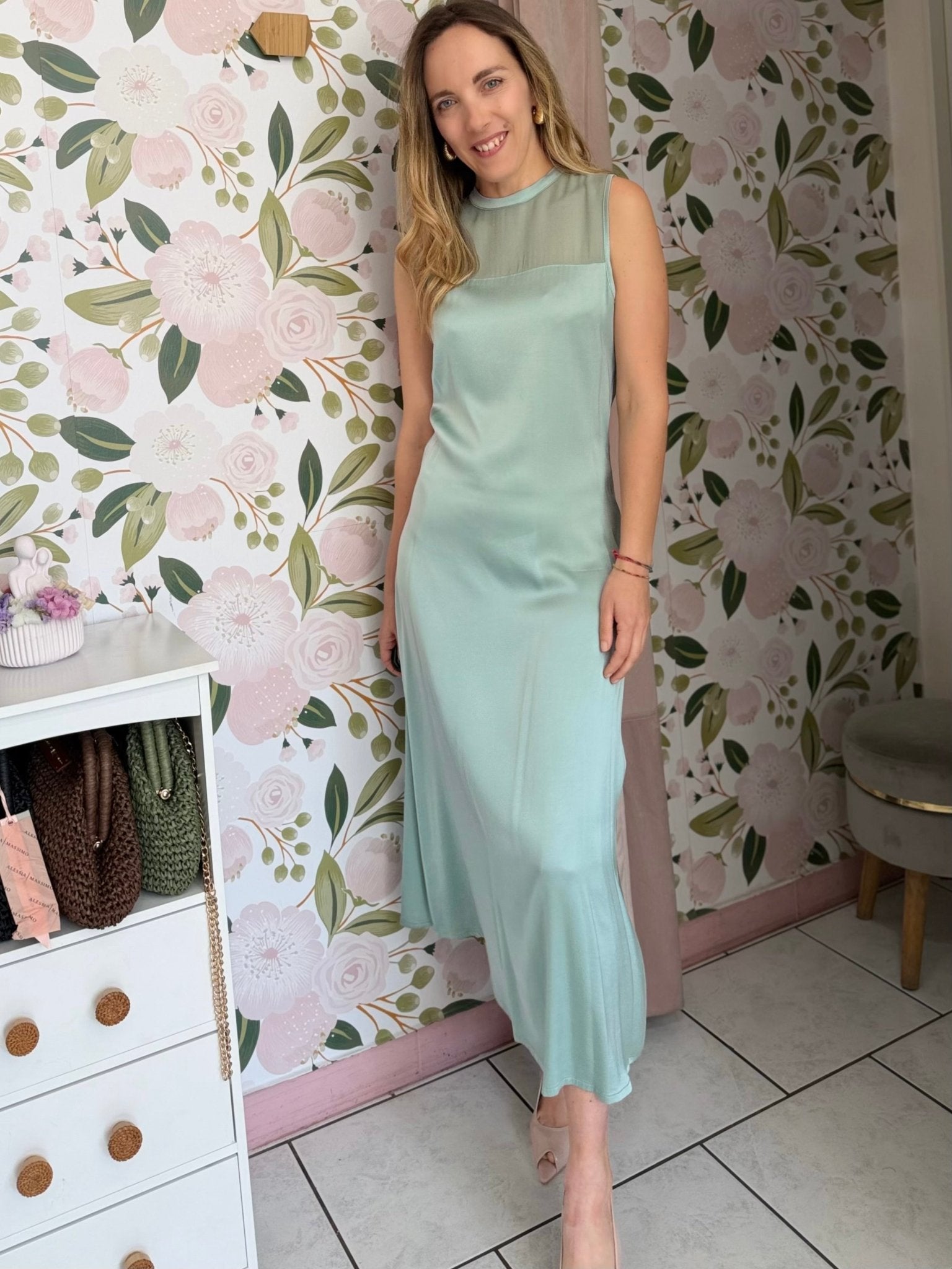 ABITO RASO CON SCOLLO TRASPARENTE ECO - Fanatica Boutique