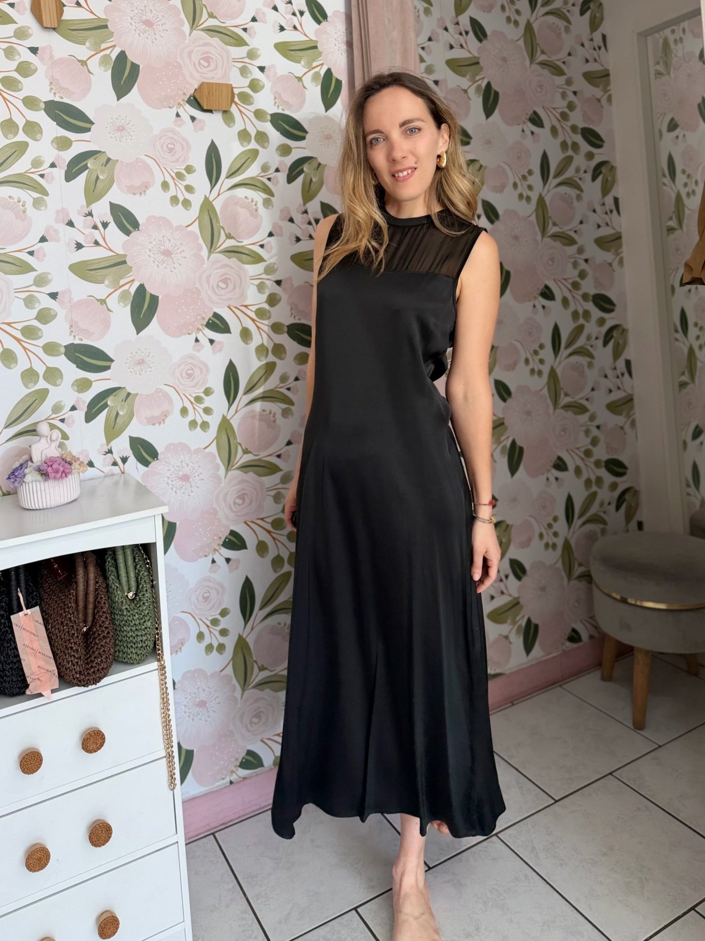 ABITO RASO CON SCOLLO TRASPARENTE ECO - Fanatica Boutique
