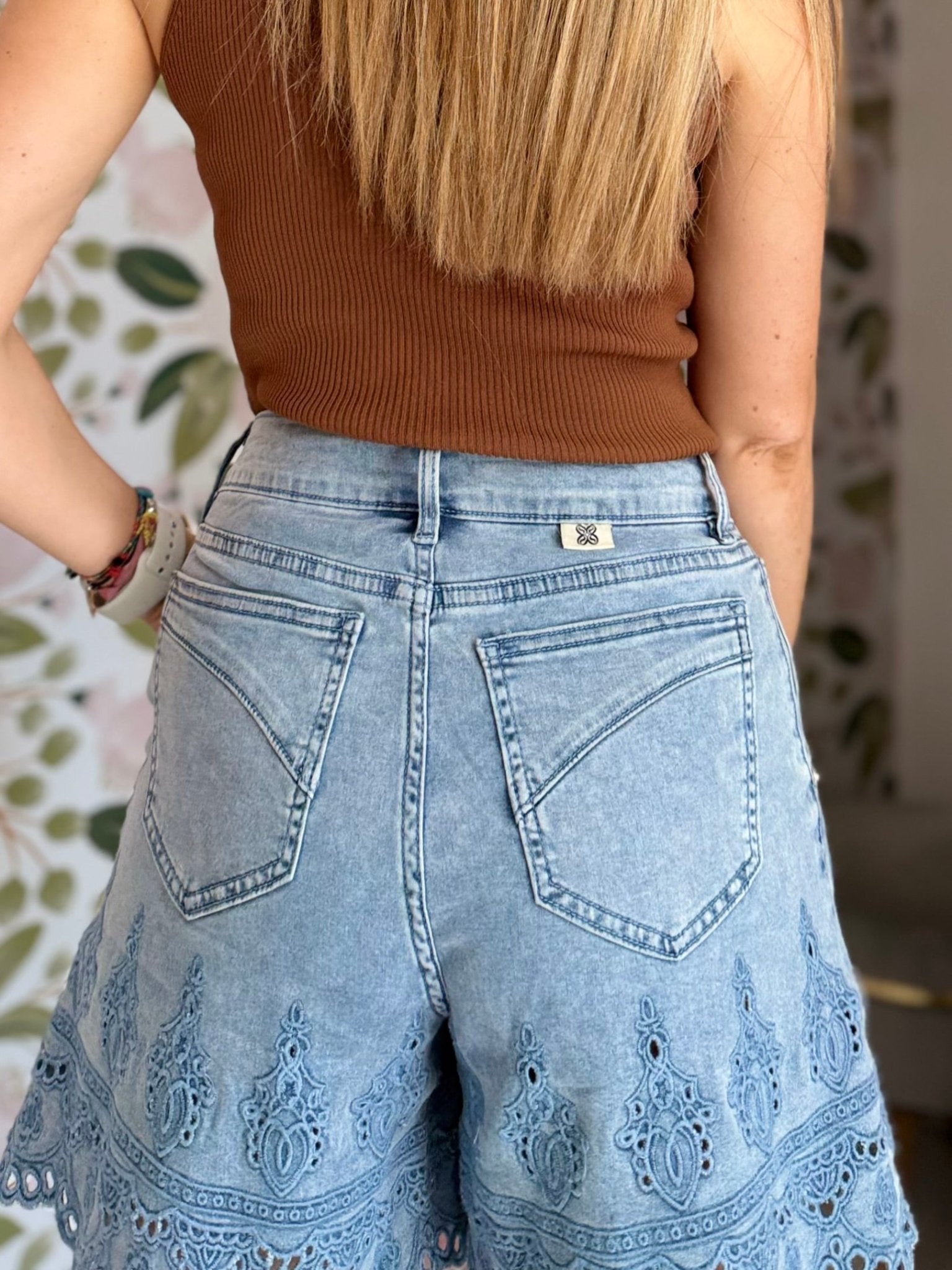 BERMUDA JEANS RICAMI AMOSA - Fanatica Boutique