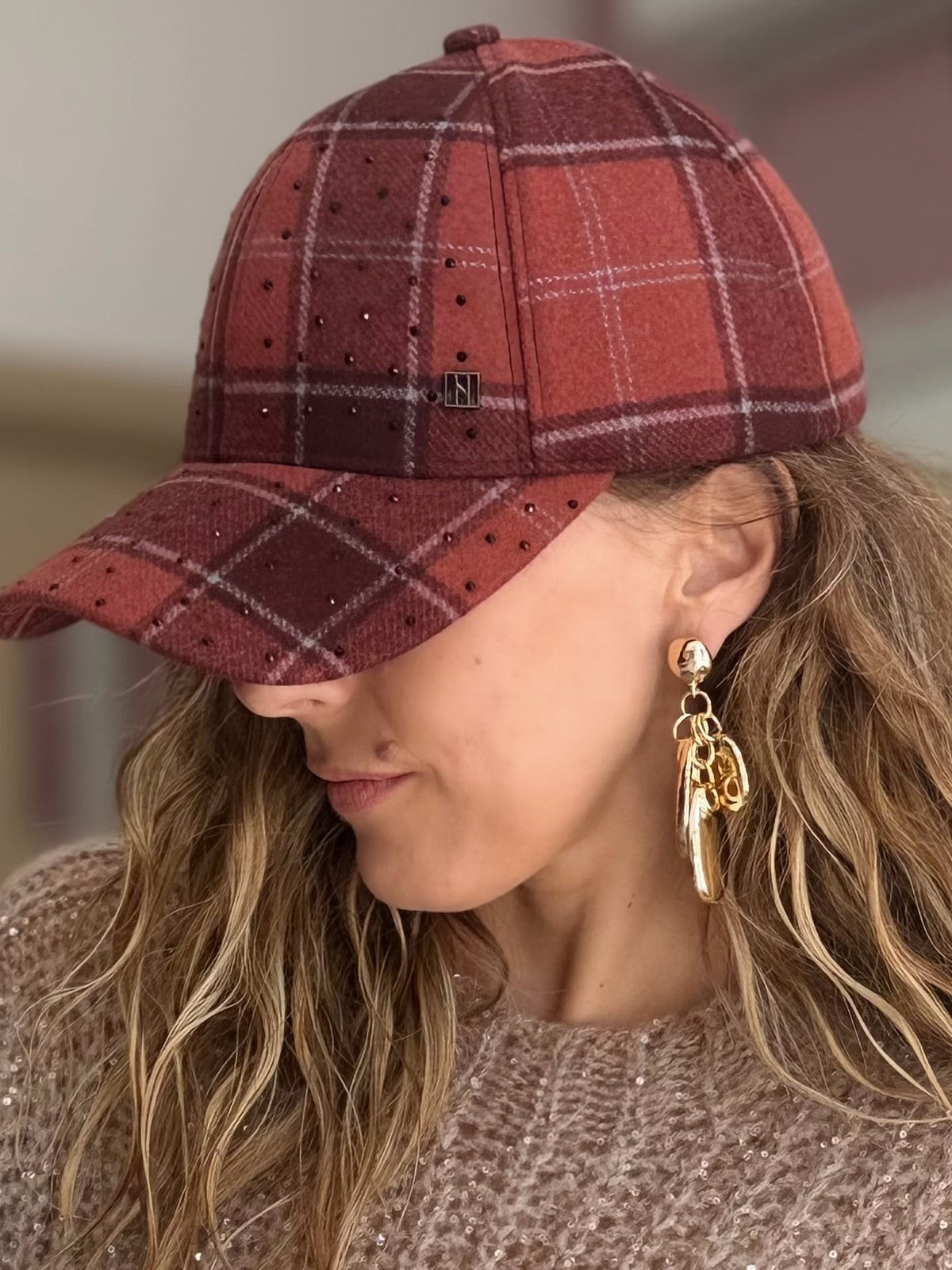 BERRETTO CINDY A QUADRI MATTONE NALI - Fanatica Boutique