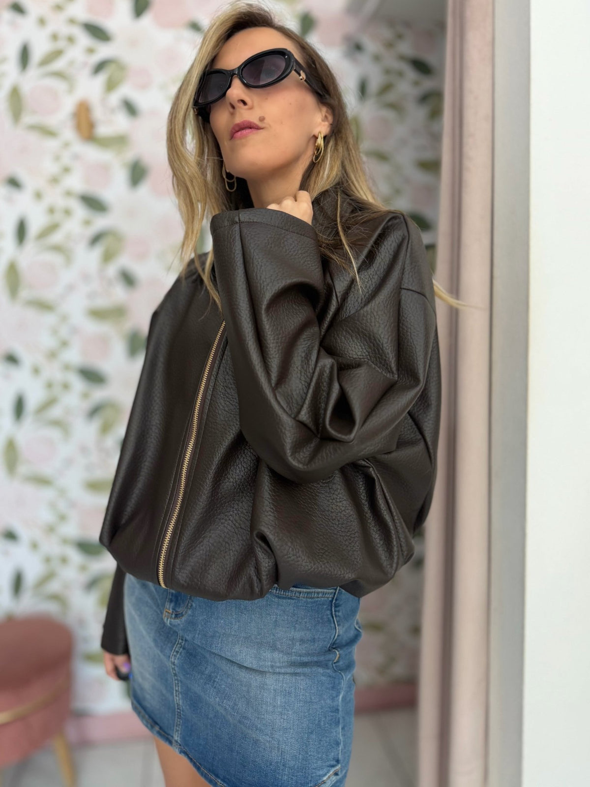 BOMBER COLLETTO CON ZIP ECOPELLE MORO KIKISIX - Fanatica Boutique