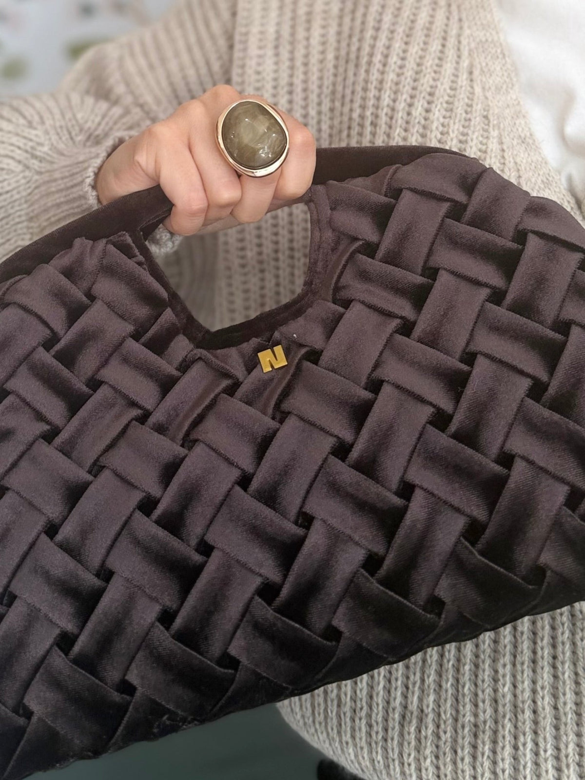 BORSA QUEEN A MANO INTRECCIATA MARRONE NALI - Fanatica Boutique