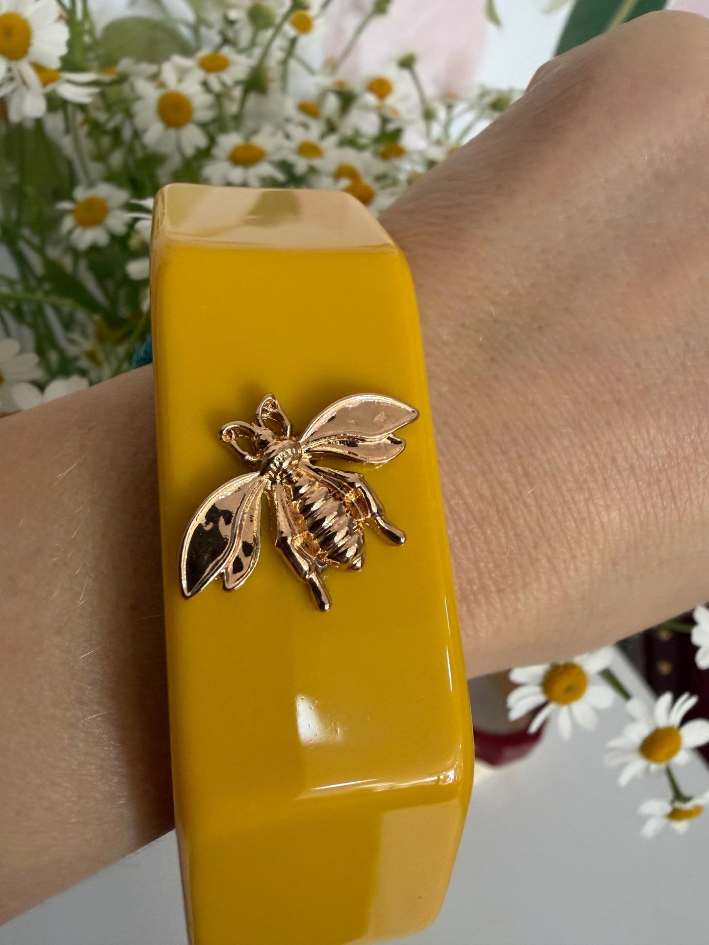BRACCIALE BEE RIGIDO GIALLO - Fanatica Boutique