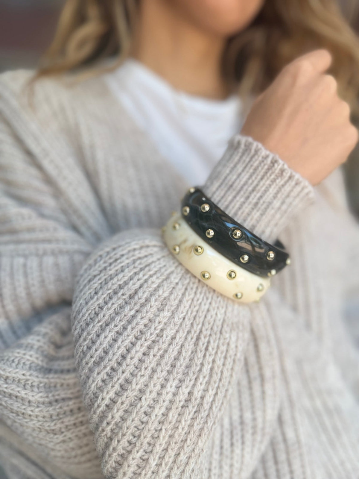 BRACCIALE CLOUDY CON BORCHIE BEIGE NALI - Fanatica Boutique
