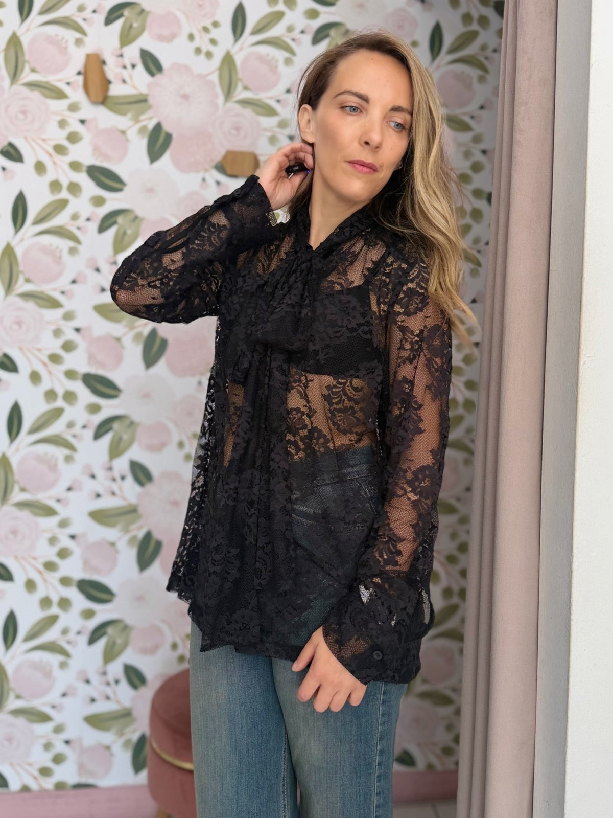 CAMICIA IN PIZZO CON FIOCCO KIKISIX - Fanatica Boutique