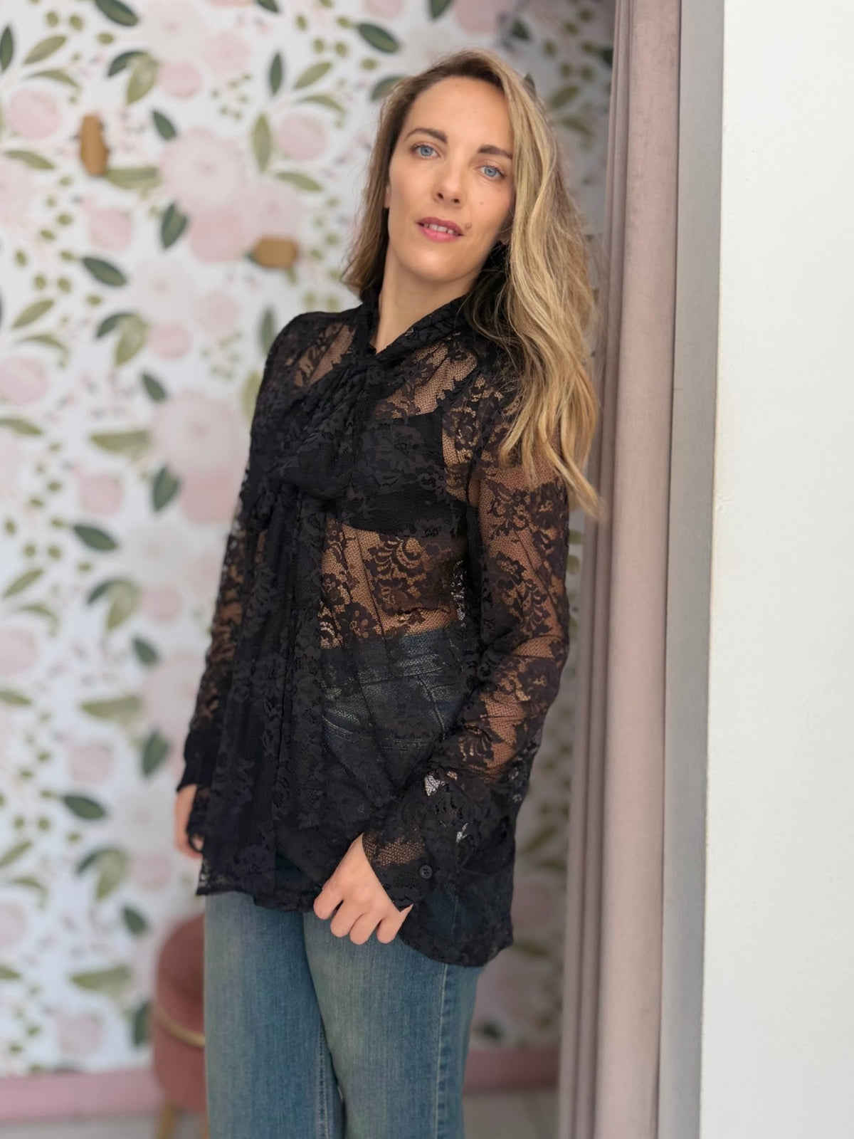 CAMICIA IN PIZZO CON FIOCCO KIKISIX - Fanatica Boutique