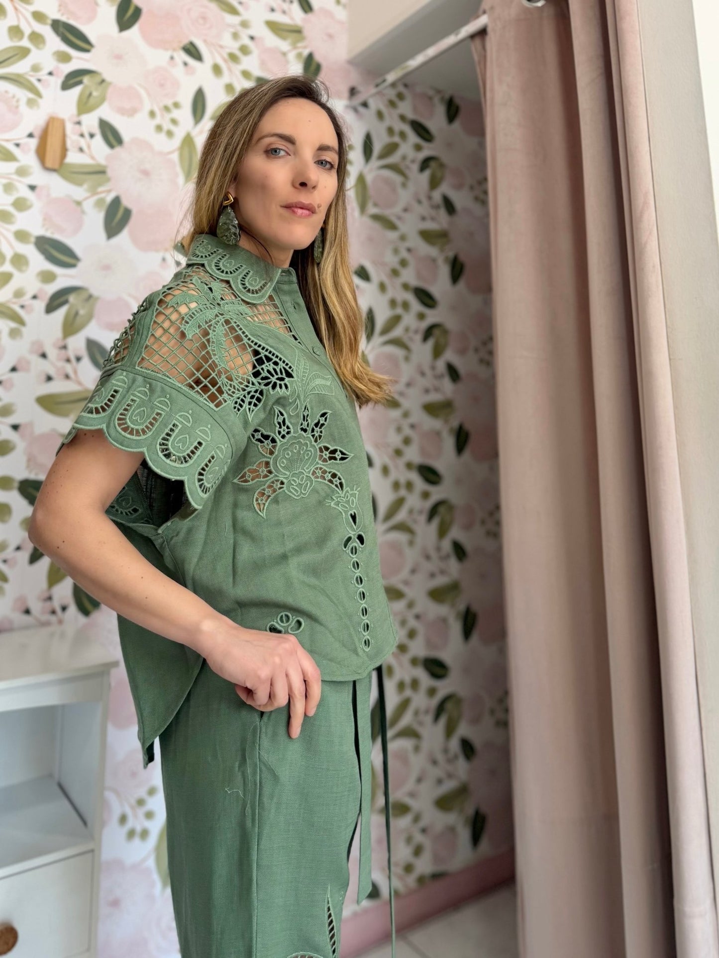 CAMICIA RICAMATA AMOSA - Fanatica Boutique