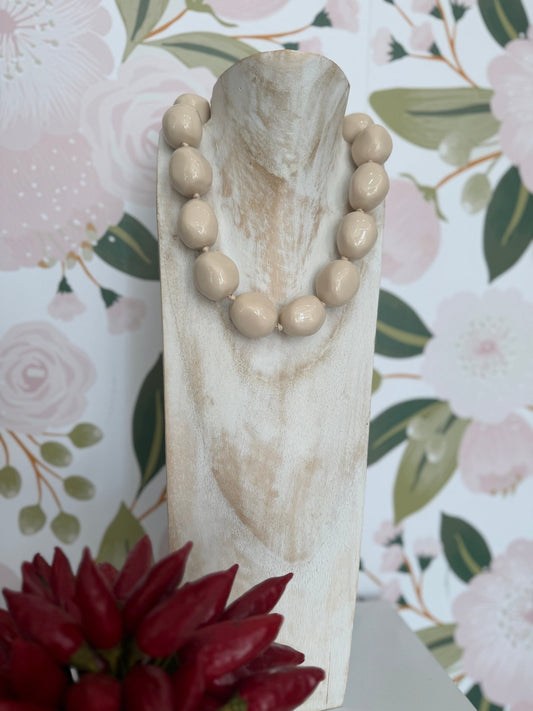 COLLANA AURORA SFERE IN RESINA PLAIN AVENA NALI - Fanatica Boutique