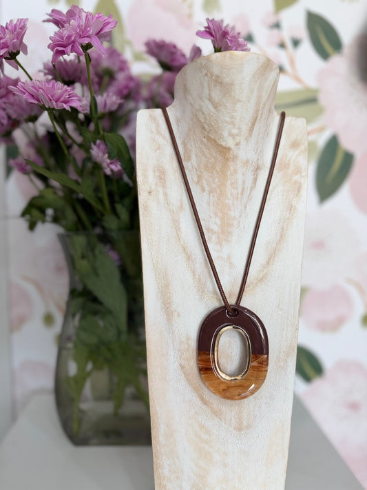 COLLANA VALE PENDENTE OVALE RESINA MARRONE NALI - Fanatica Boutique