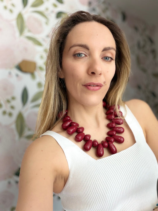 COLLANA ZURI IN RESINA A GOCCIA MAGENTA NALì - Fanatica Boutique