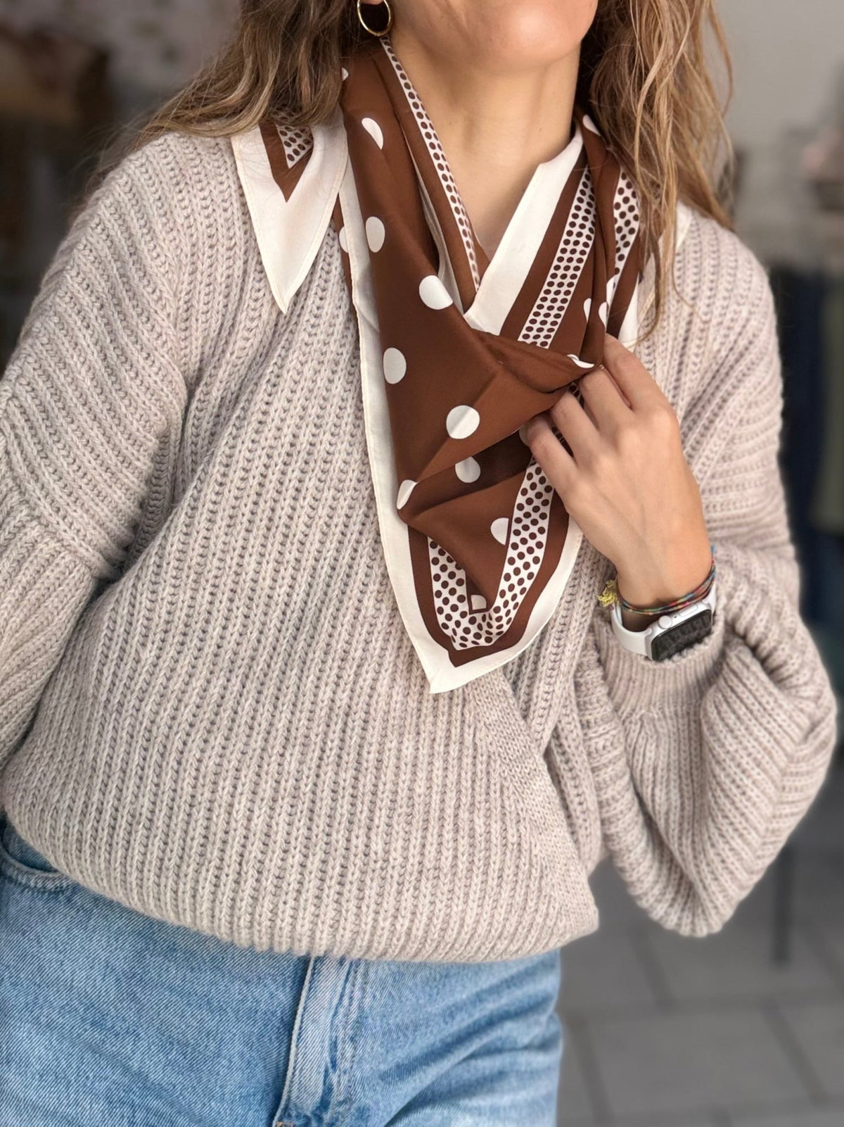 FOULARD TRIANGOLO POIS BIG BIANCO/MARRONE NALI - Fanatica Boutique