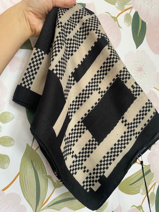 FOULARD/SCIARPA RETTANGOLI BEIGE/NERO NALI - Fanatica Boutique
