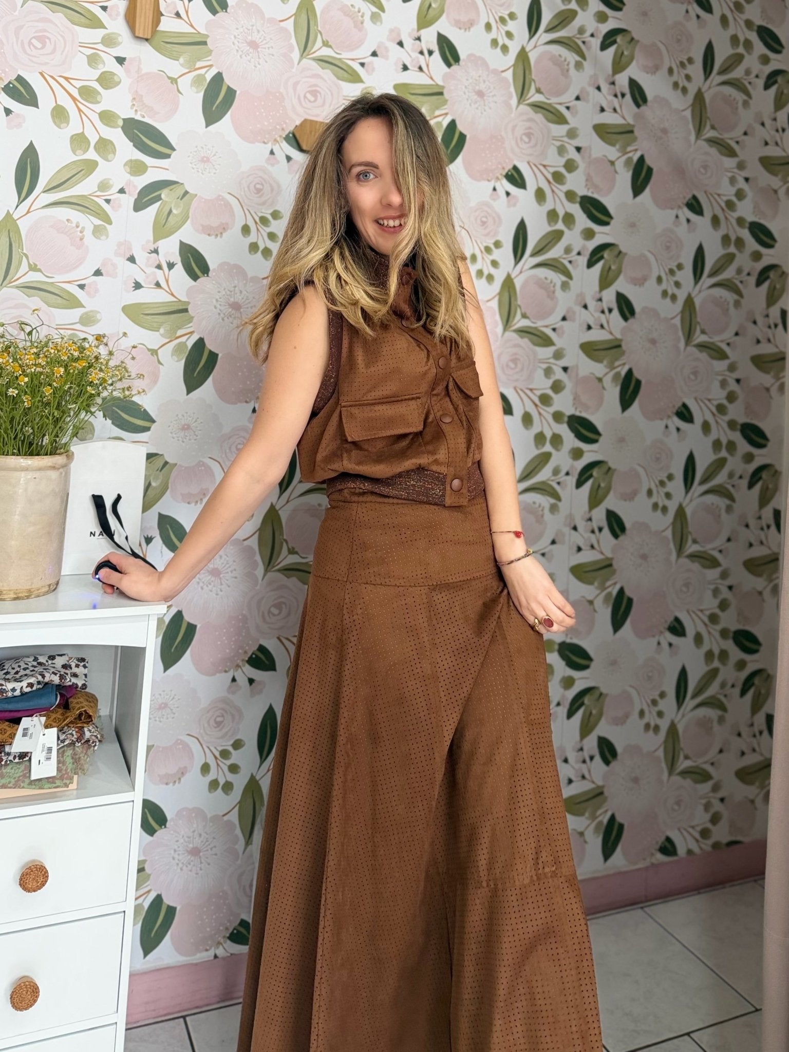 GILET CROP COSTINA TABACCO KIKISIX - Fanatica Boutique