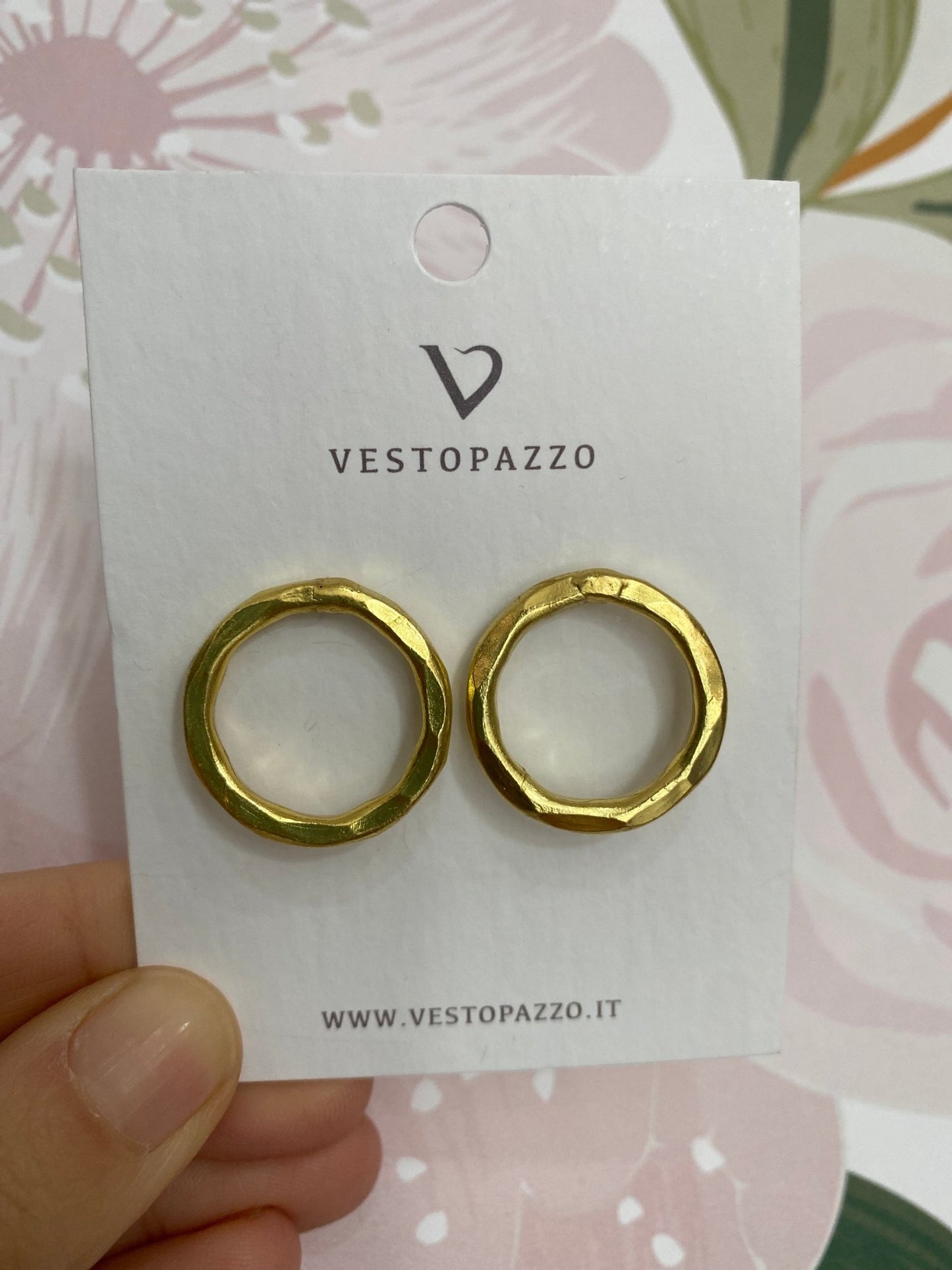 ORECCHINI TONDI BATTUTI VESTOPAZZO - Fanatica Boutique