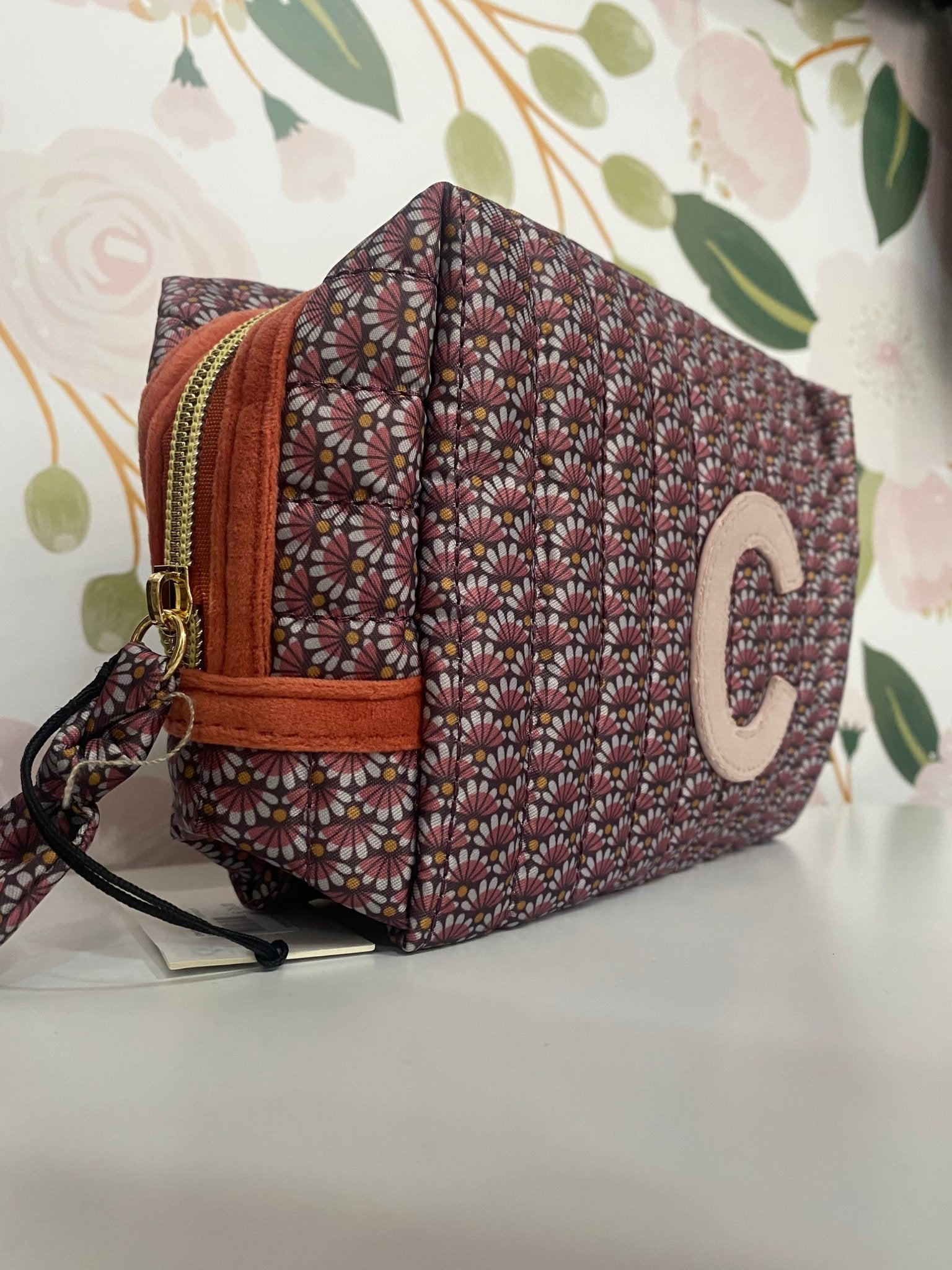 POUCH LETTERA C FANGO/CORALLO NALI - Fanatica Boutique