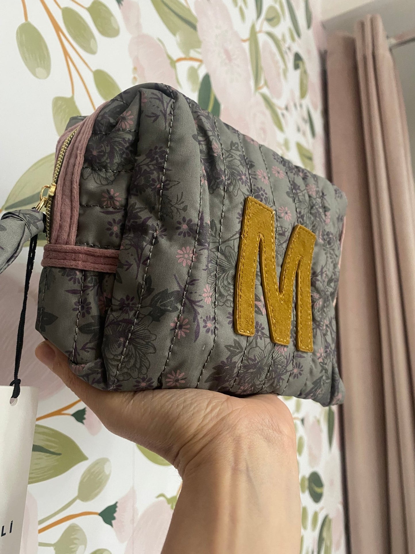 POUCH LETTERA M GRIGIO/ROSA NALI - Fanatica Boutique