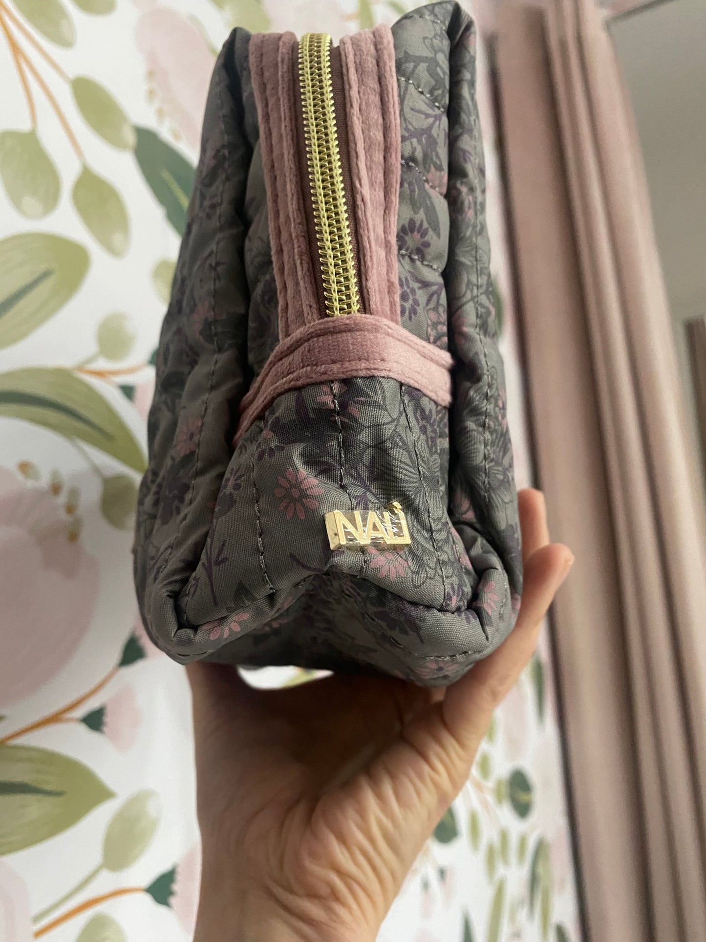 POUCH LETTERA M GRIGIO/ROSA NALI - Fanatica Boutique