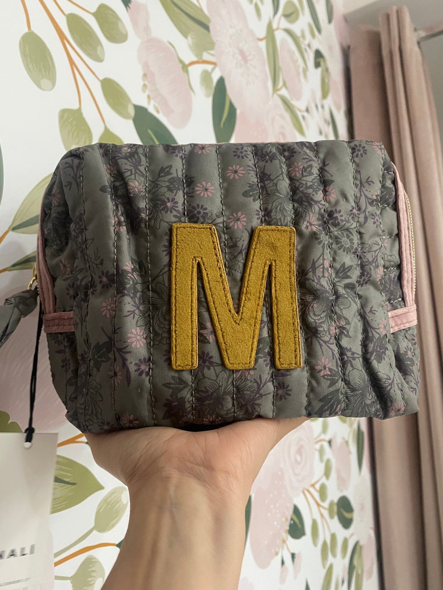 POUCH LETTERA M GRIGIO/ROSA NALI - Fanatica Boutique
