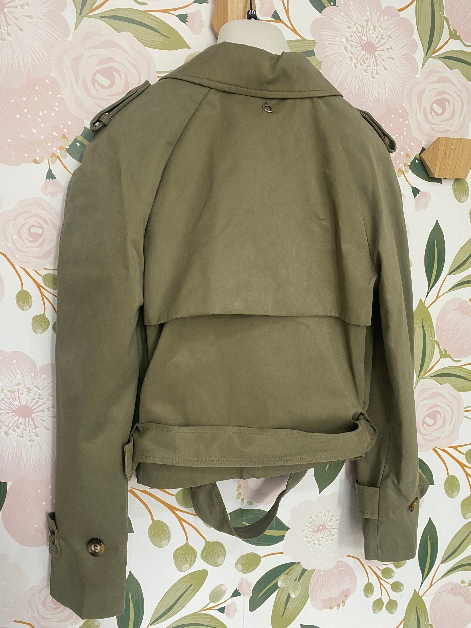 TRENCH CORTO - Fanatica Boutique
